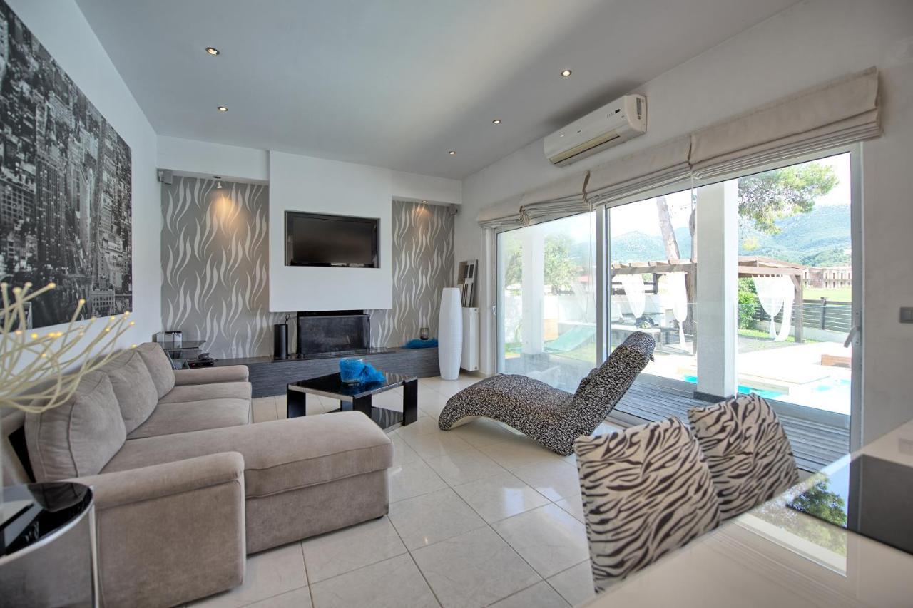 אצ'ארבי Beach Villa Christina By Posarellivillas מראה חיצוני תמונה