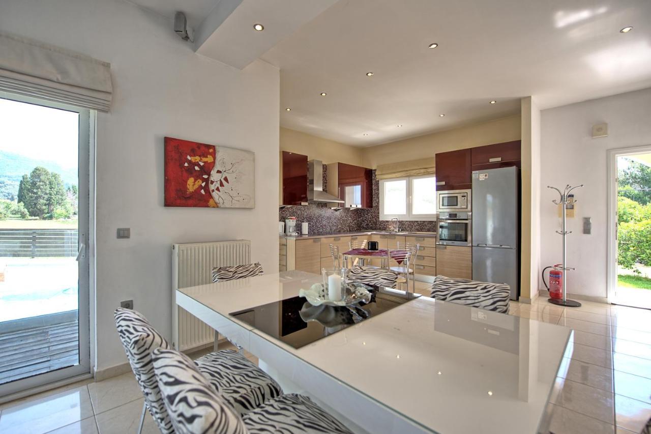 אצ'ארבי Beach Villa Christina By Posarellivillas מראה חיצוני תמונה